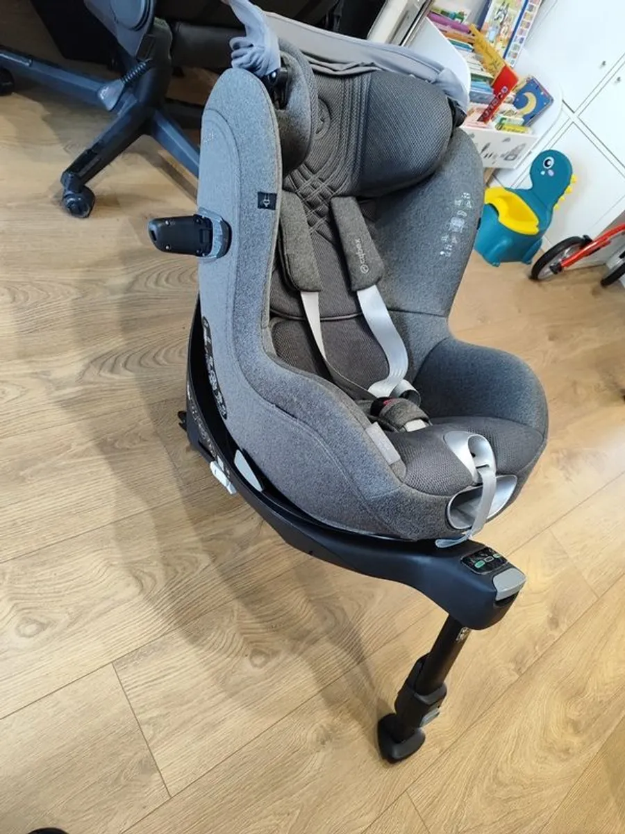Cybex Sirona T Plus i-Size + Cybex Base Z2 car seat bundle - Image 1