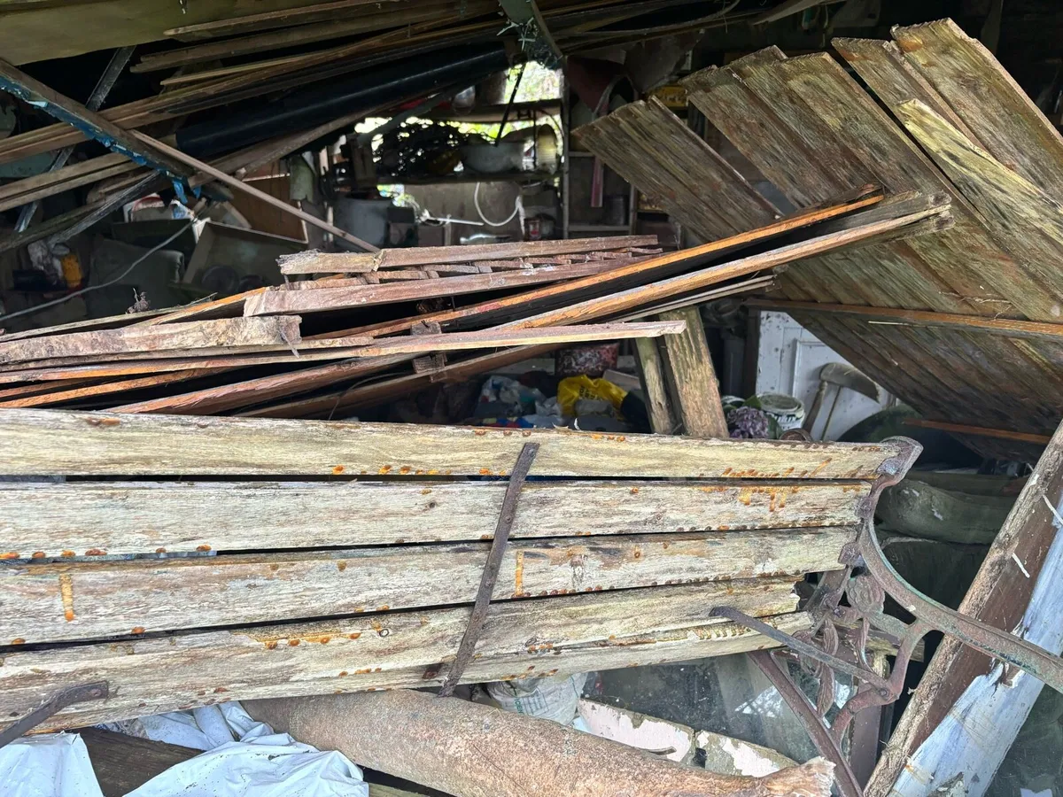 Free household building rubble blocks and timber. - Image 3