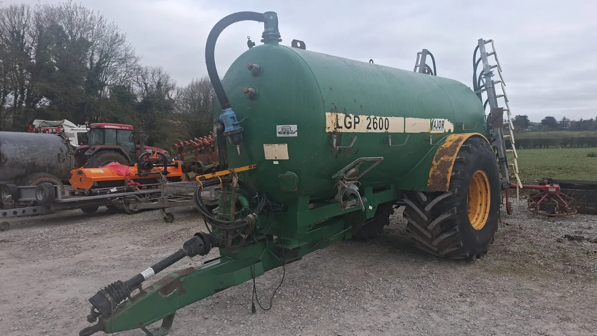 Major 2600 Tank cw Dribble Bar - Image 1