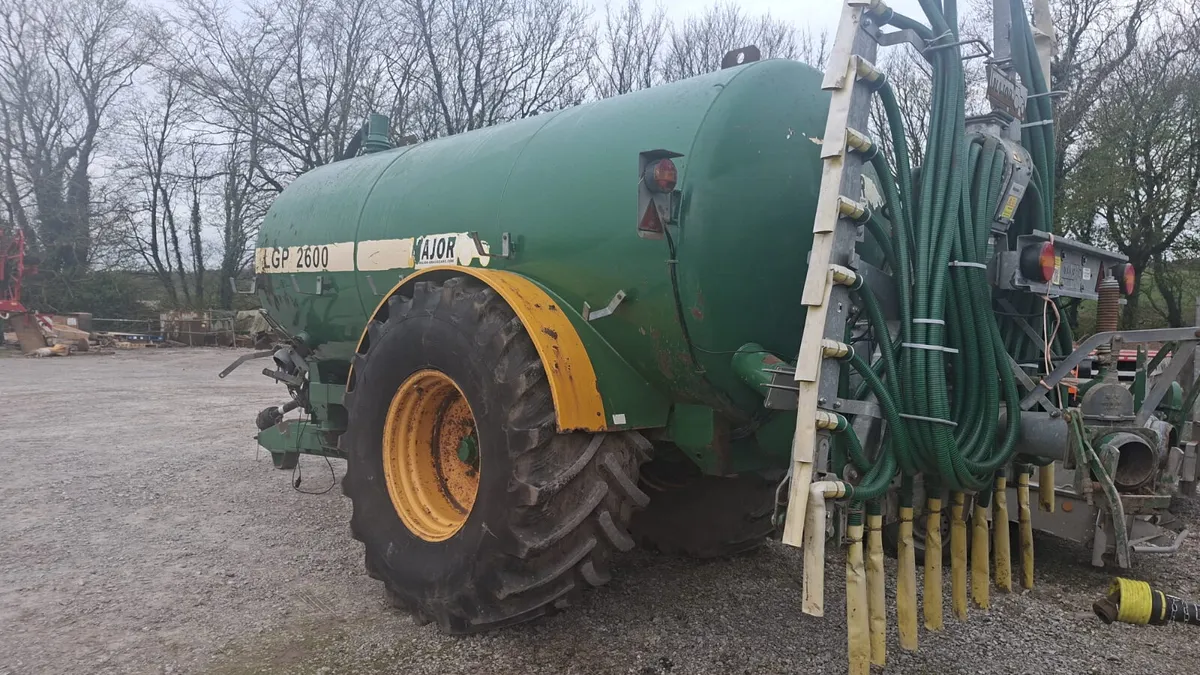 Major 2600 Tank cw Dribble Bar - Image 2