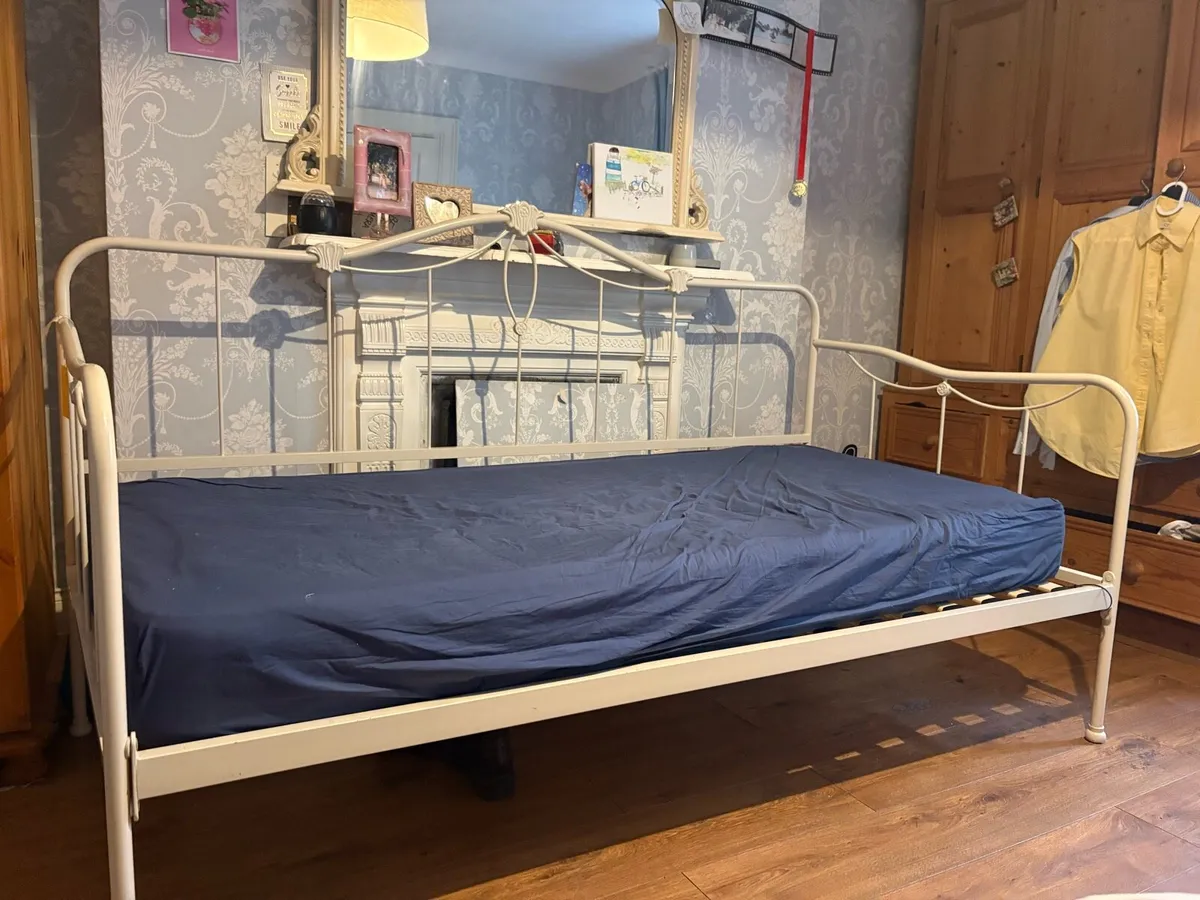 Laura Ashley single bed - Image 2