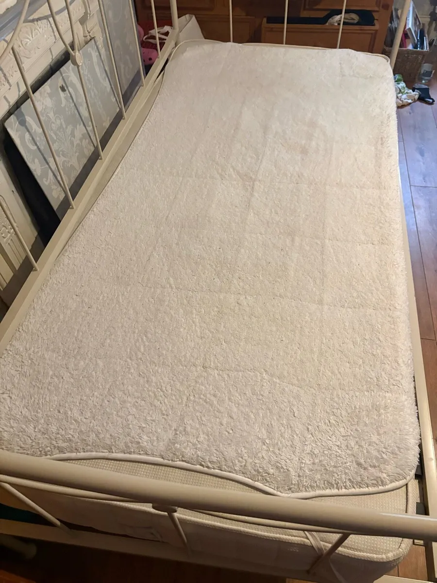 Laura Ashley single bed - Image 3