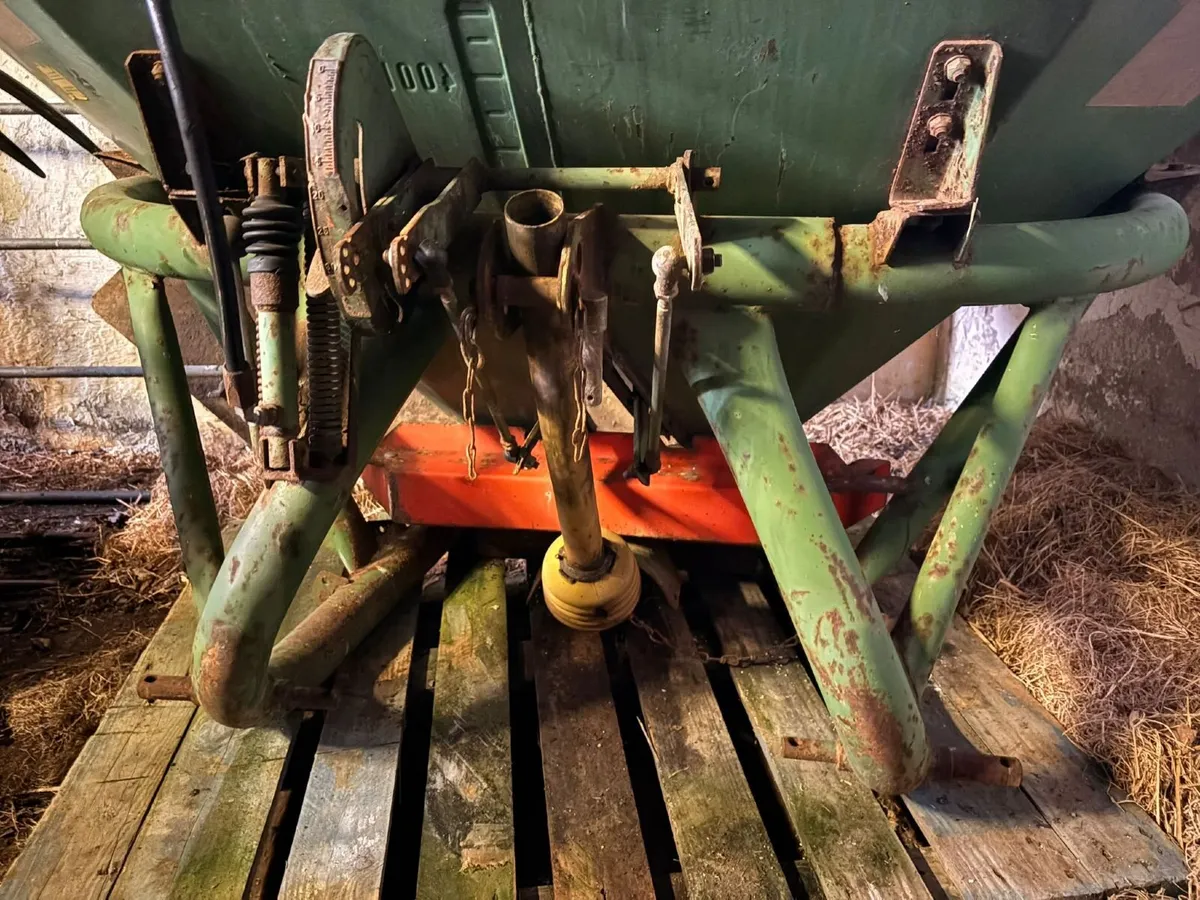 fertiliser spreader - Image 2