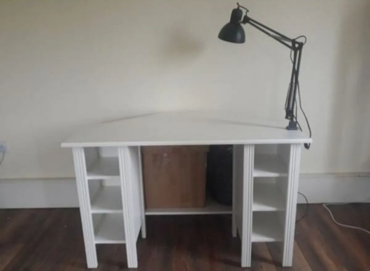 Corner Desk Free
