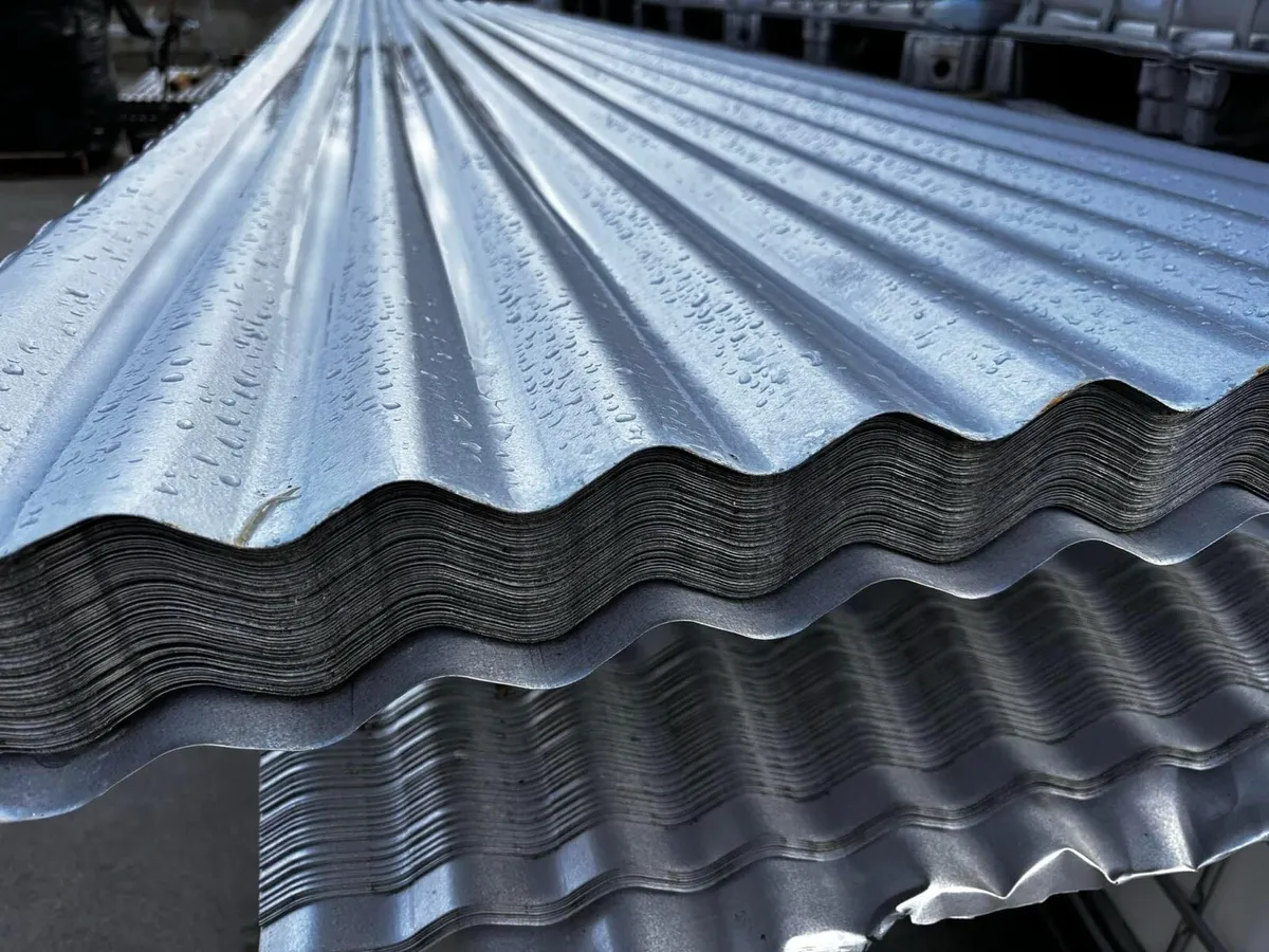 50 new 12fts & 50 new 14ft corrugated sheets €2500 - Image 1