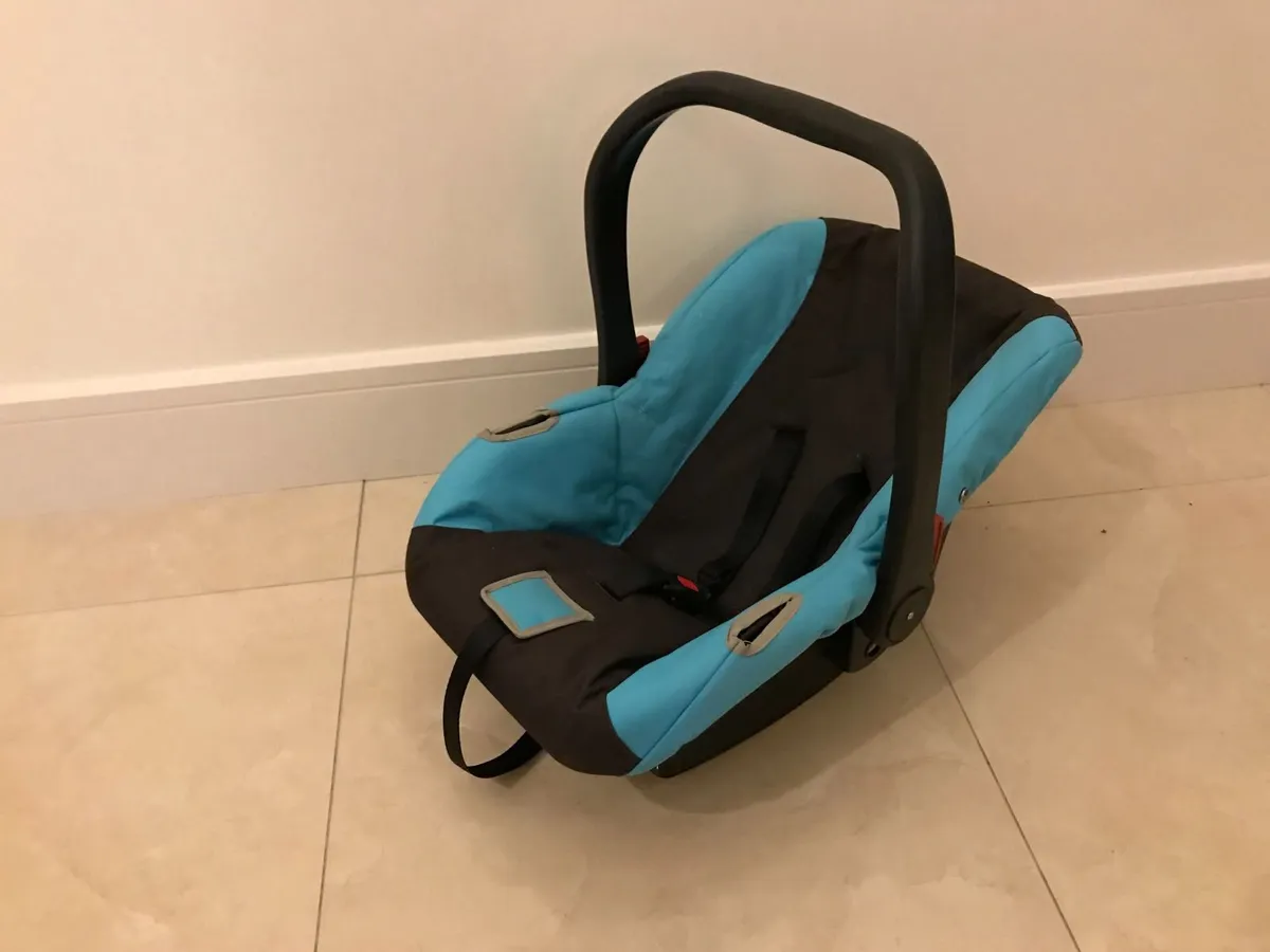 Car Seat - Image 1