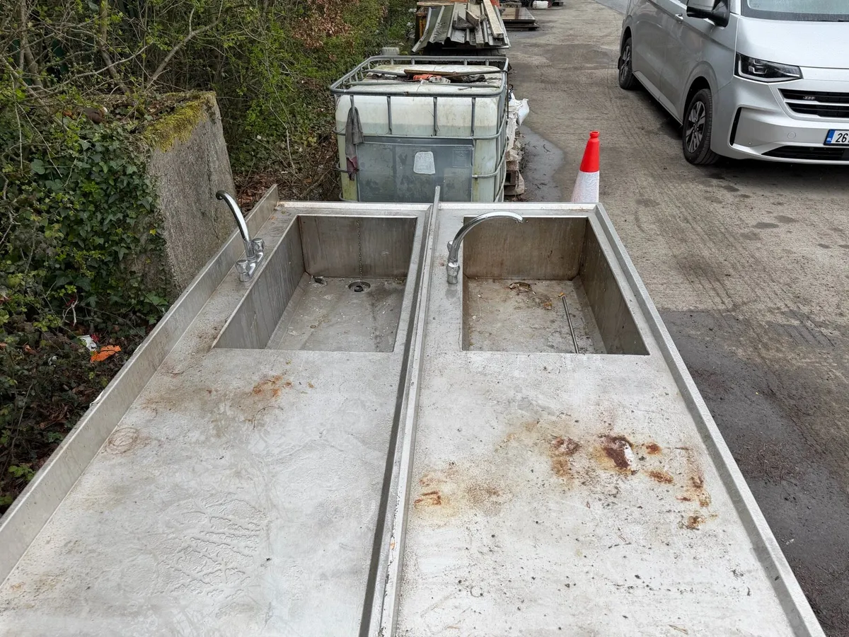Stainless Steel sinks. - Image 4