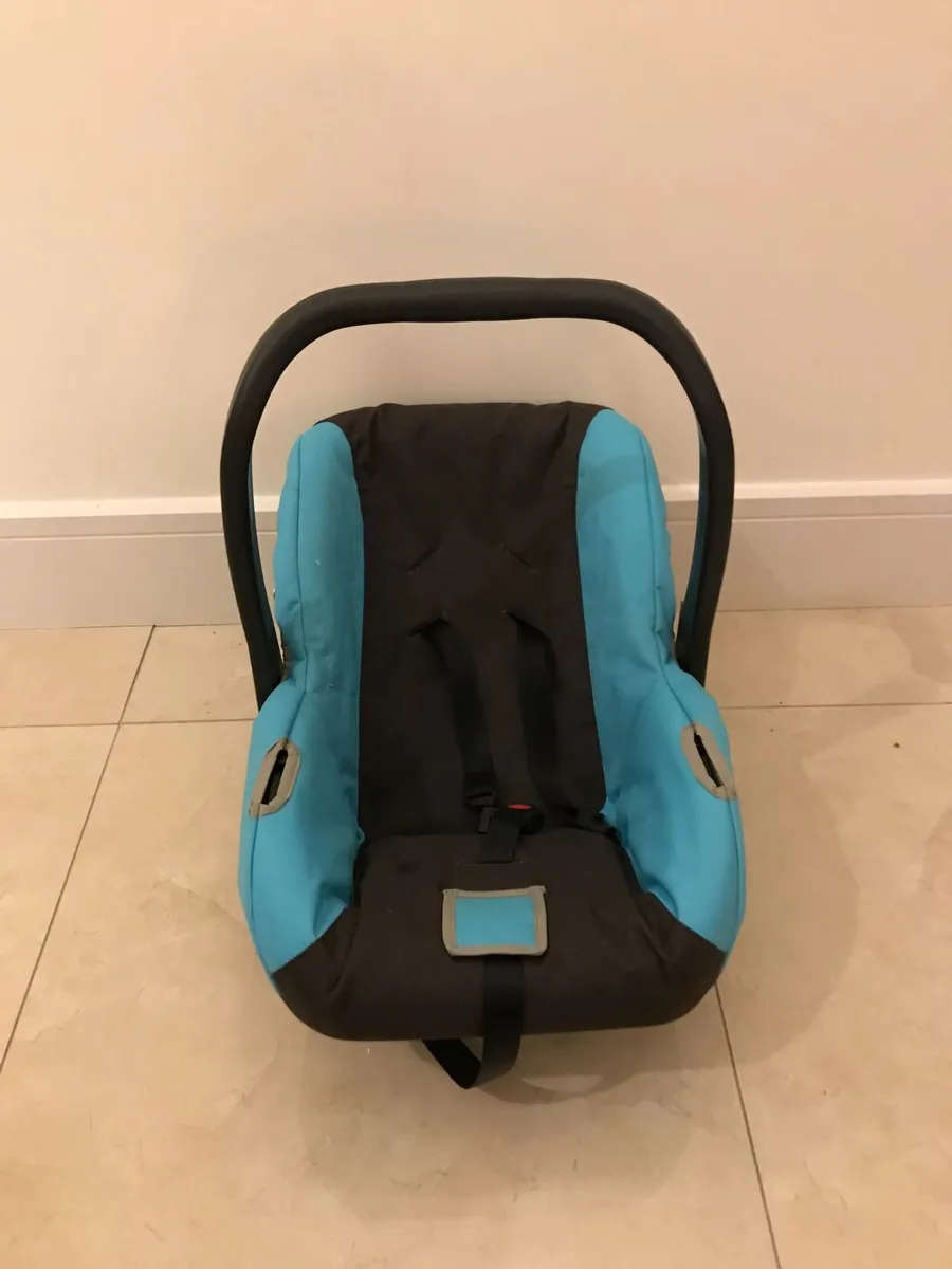 Car Seat - Image 2