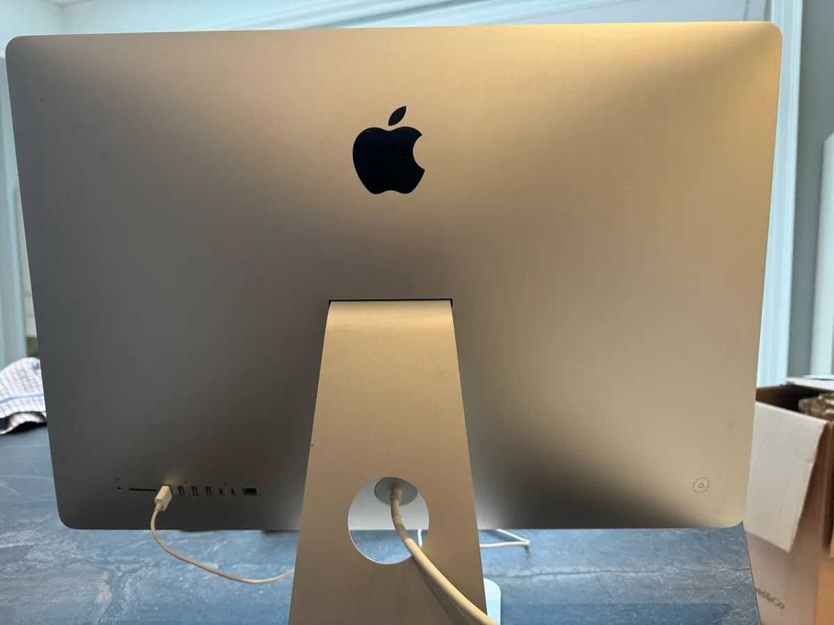 iMac 27” Retina 5K (2020) – i7, 64GB RAM - Image 2