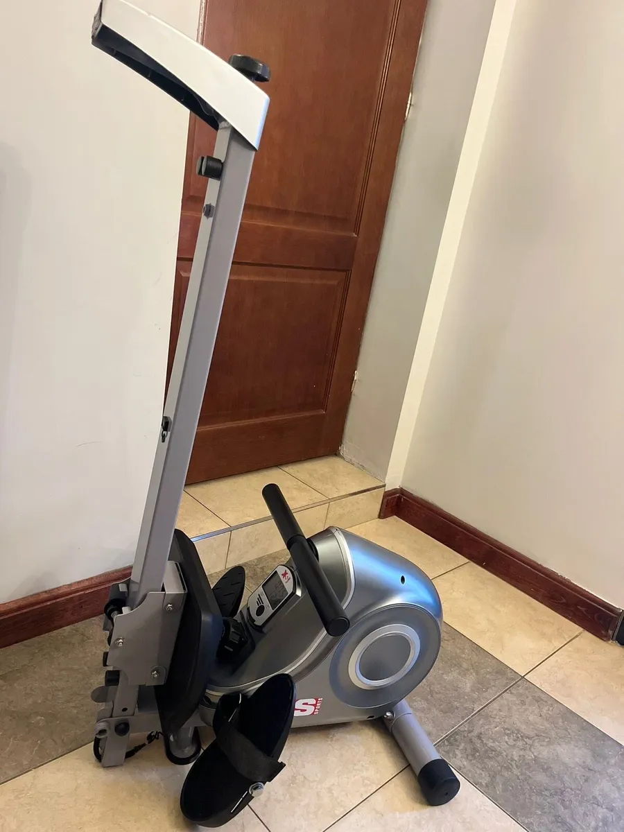 Rowing machine - Image 1