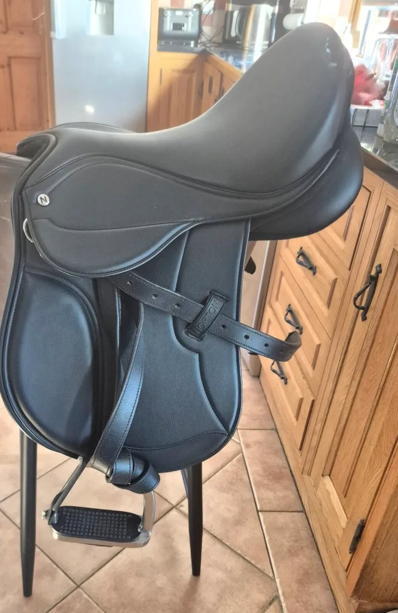 Norton 15 Inch Saddle and Small Pony Bridle - Image 1