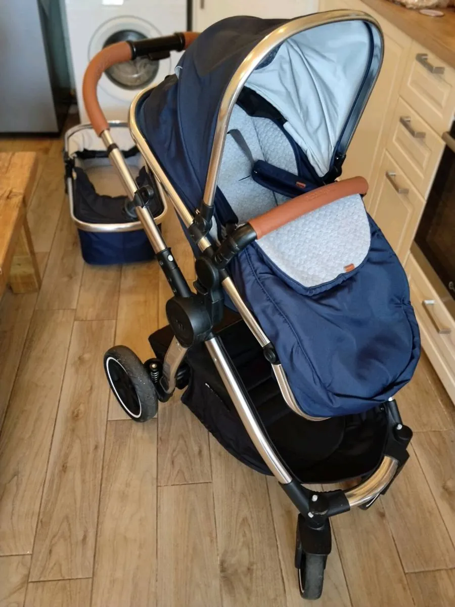 Gorgeous Mothercare travel buggy - Image 2