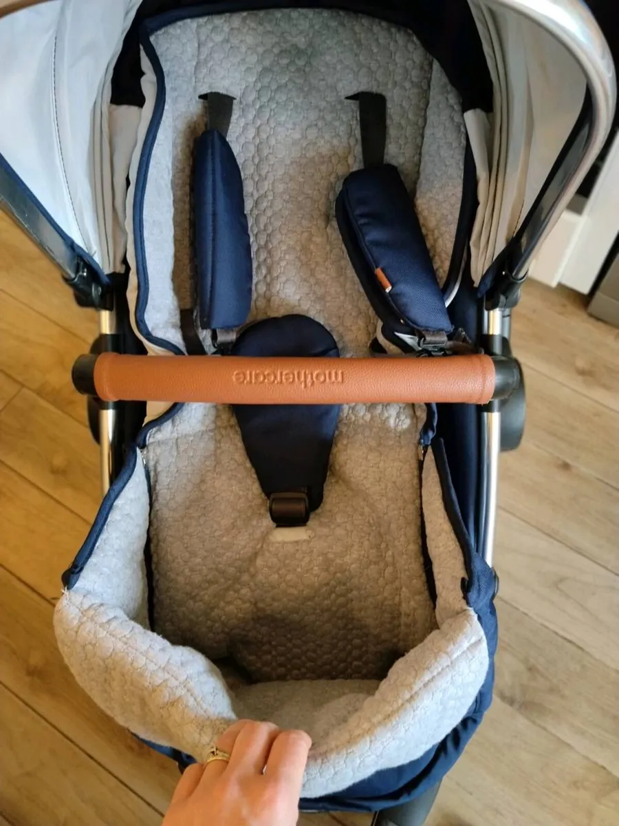 Gorgeous Mothercare travel buggy - Image 4