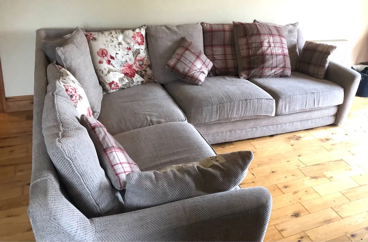 Corner Couch - Image 1