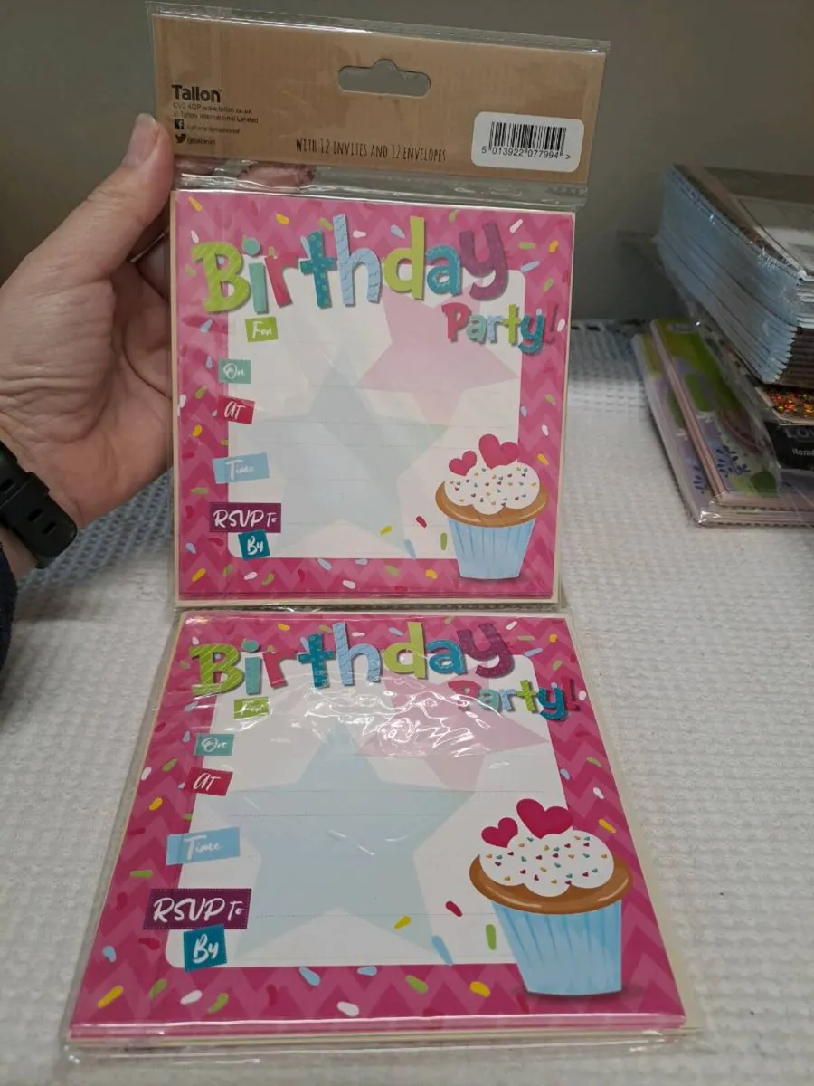 Llama Party Invitations – 12 Cards + Envelopes New - Image 1