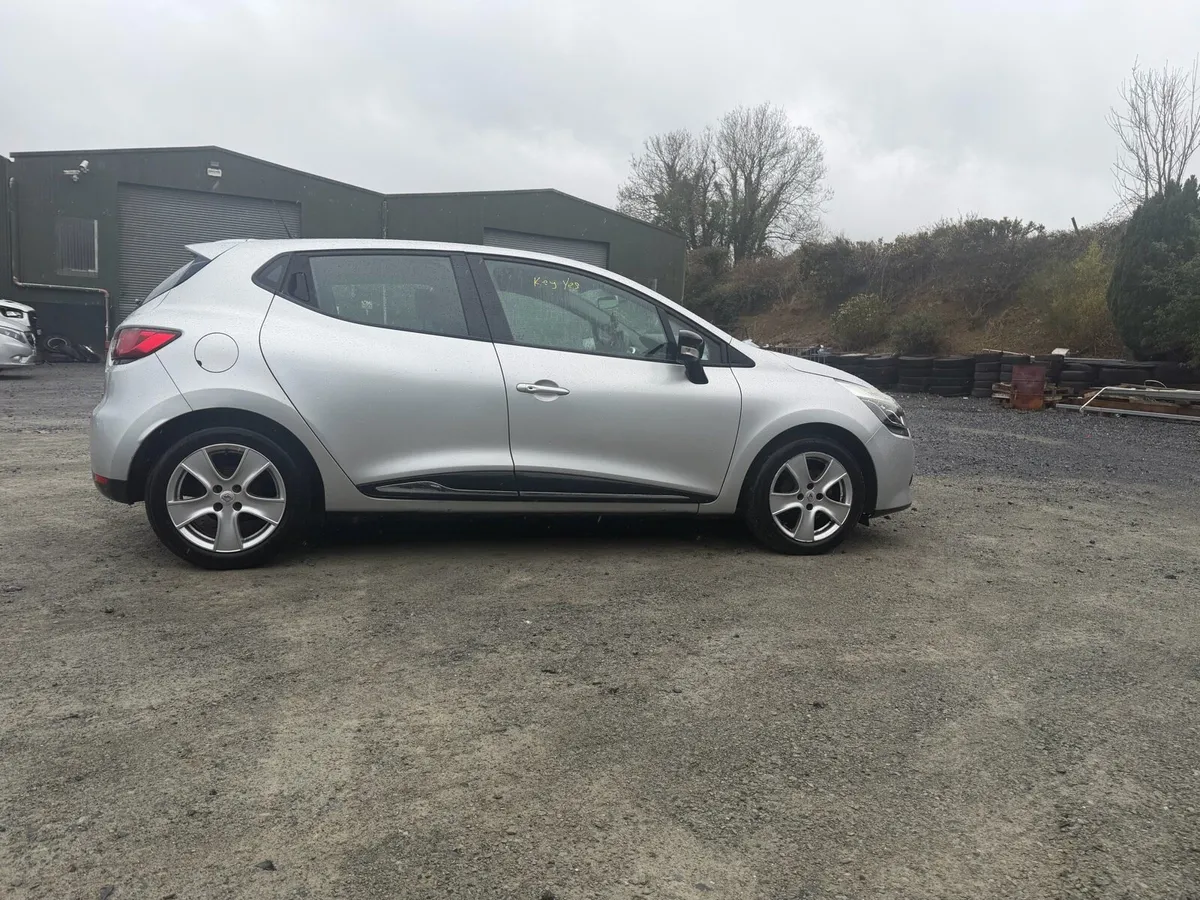 2016 Renault Clio 1.2 petrol - Image 3