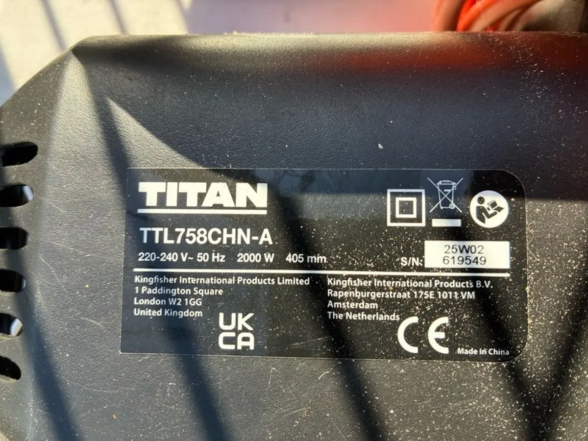 Electric (wired) chainsaw - Image 1