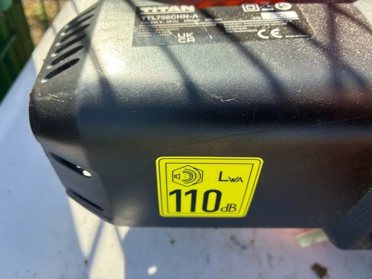 Electric (wired) chainsaw - Image 2