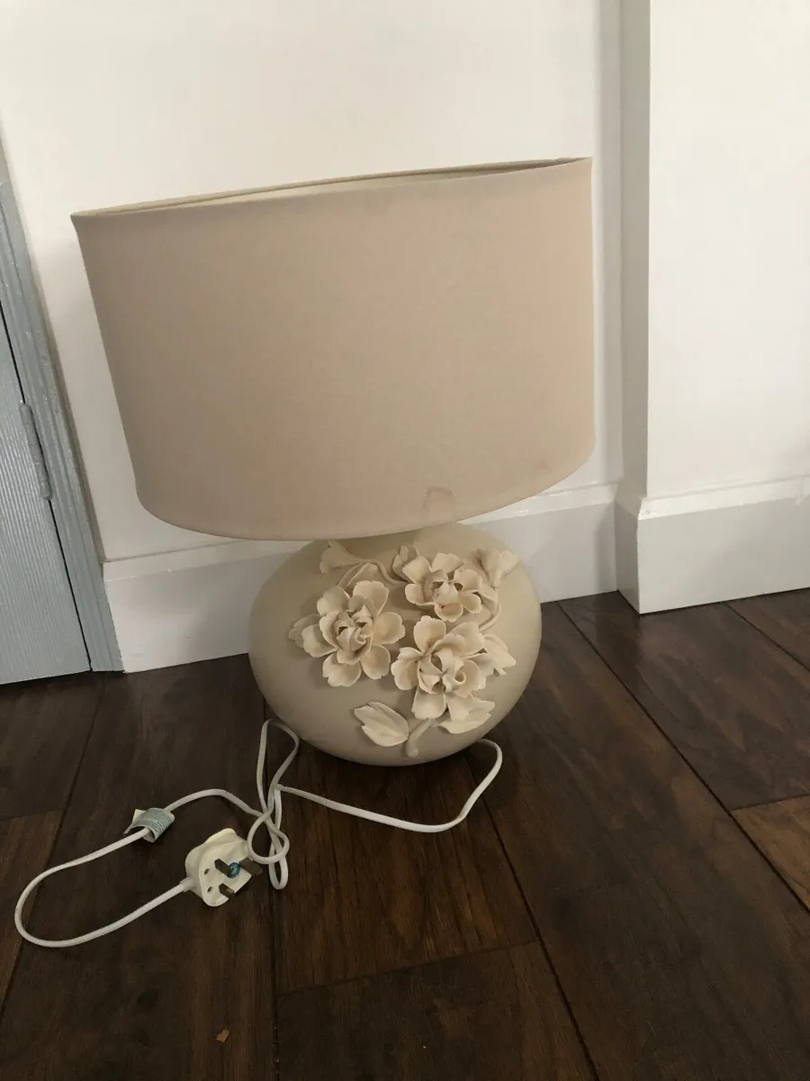 Large Cream Table Lamp - Image 2