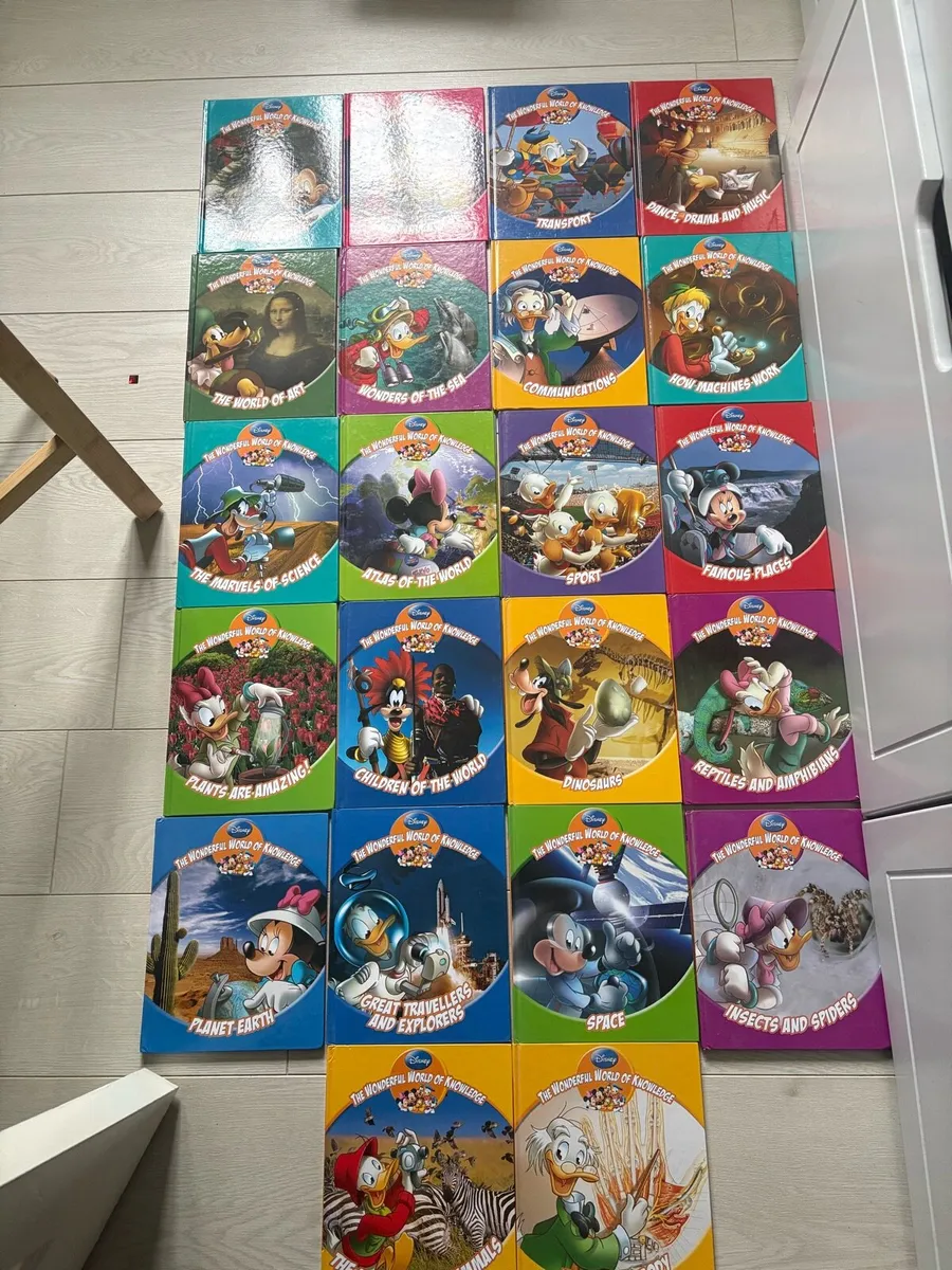 Disney The World of Knowledge book set - Image 1