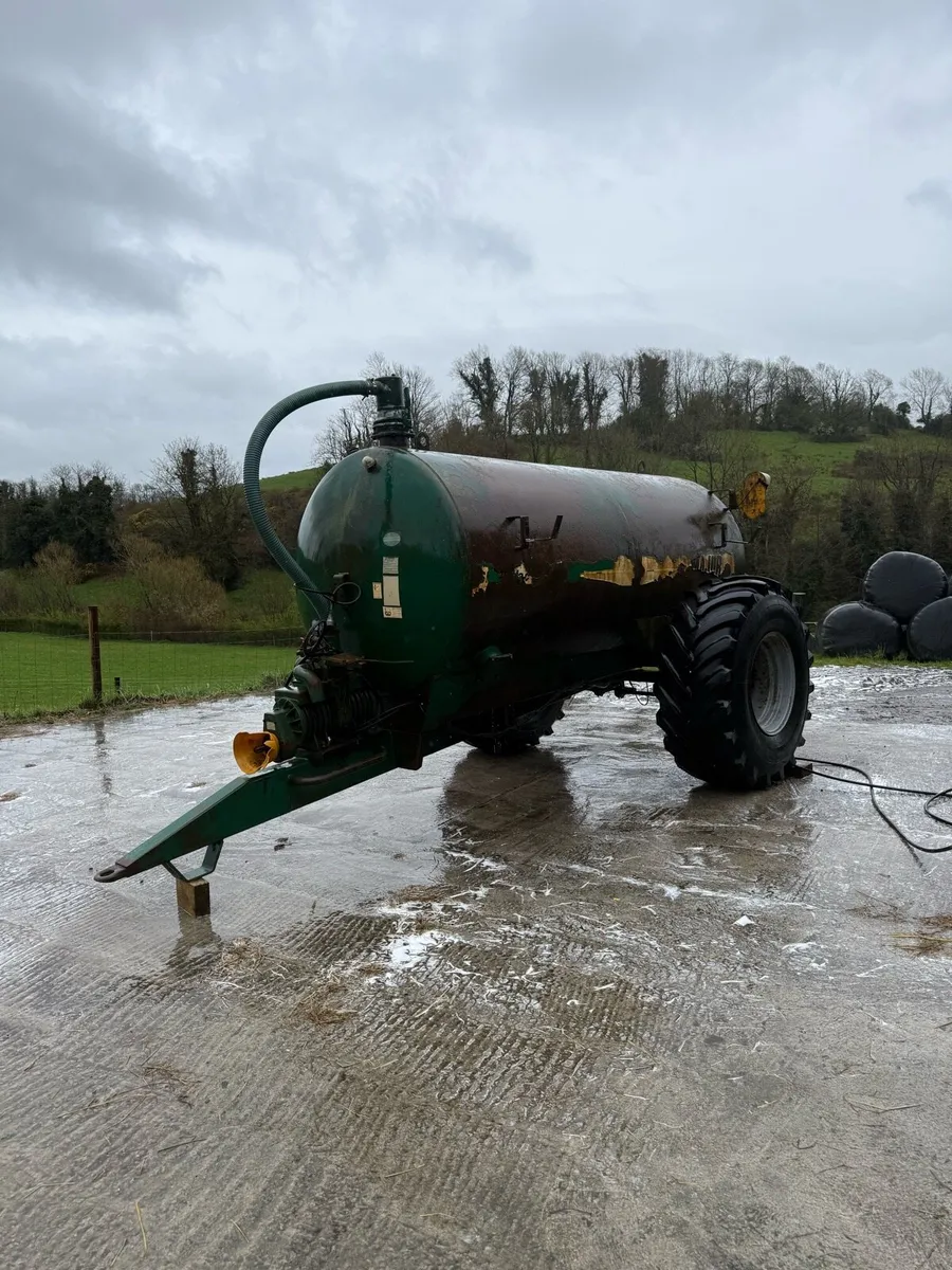 Major slurry tank 1100 - Image 1