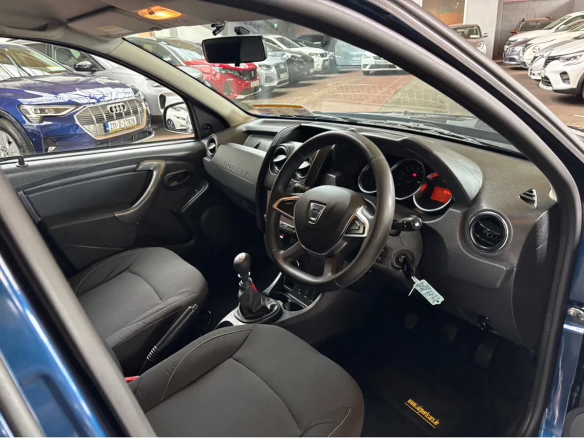 Dacia Duster Commercial van - Image 4