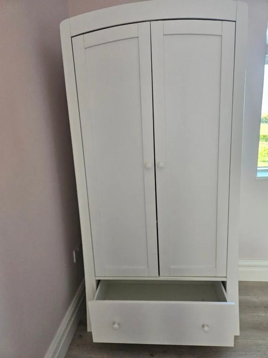 Kids wardrobe - Image 2