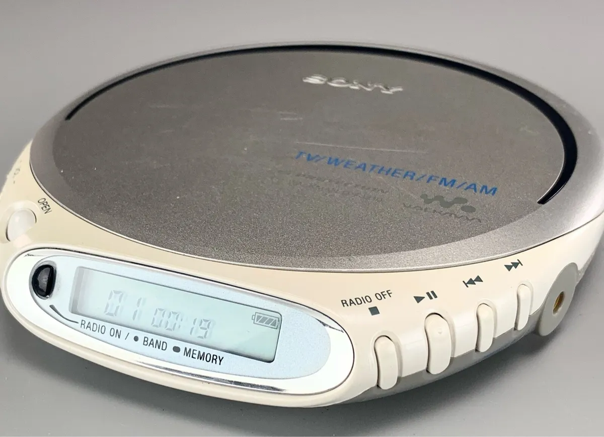 Sony D-FJ210 WalkMan Am/Fm/TV Weather CD Player - Image 3