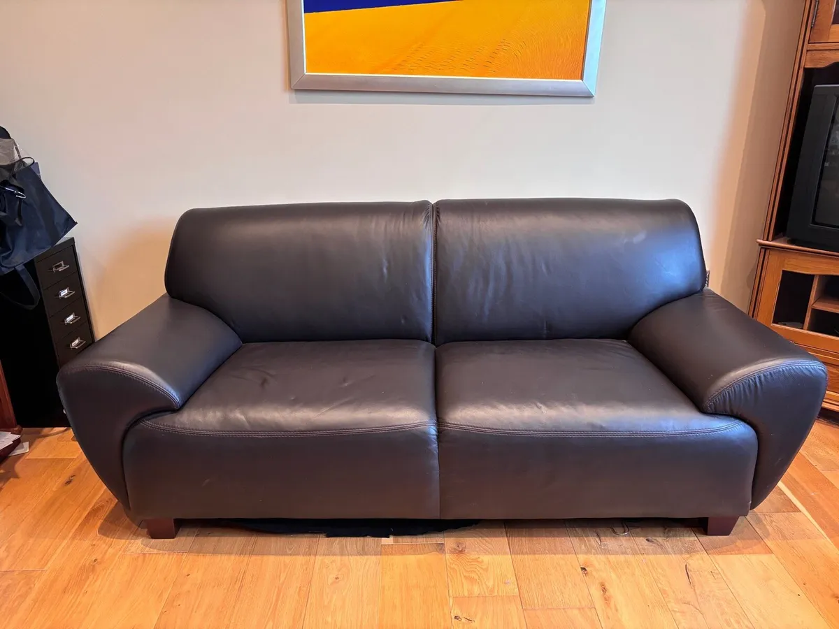 Leather couch - Image 1