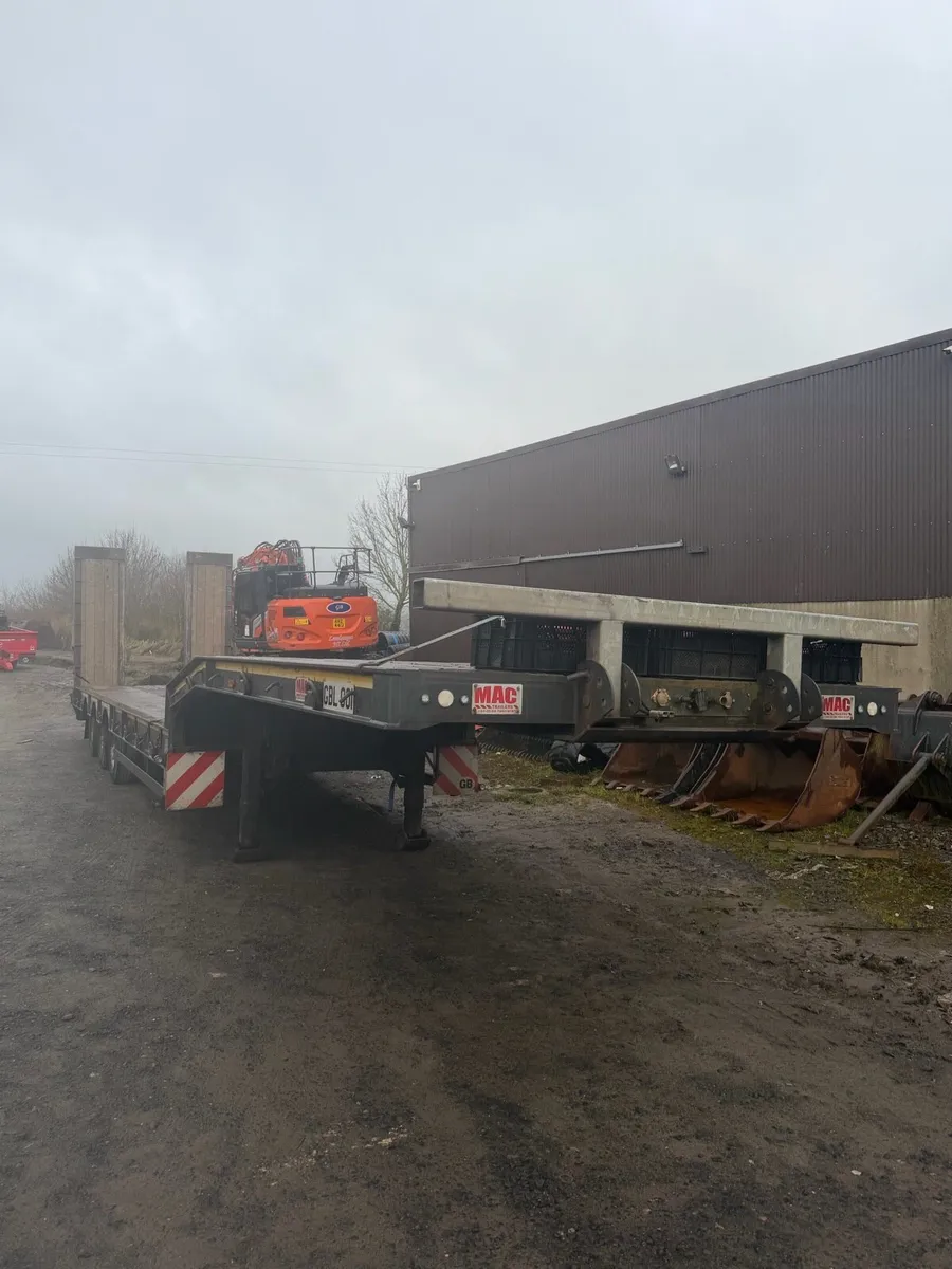 Low loader - Image 1