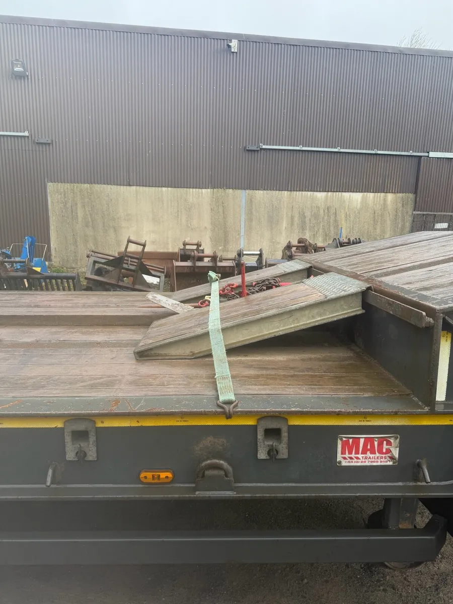 Low loader - Image 3