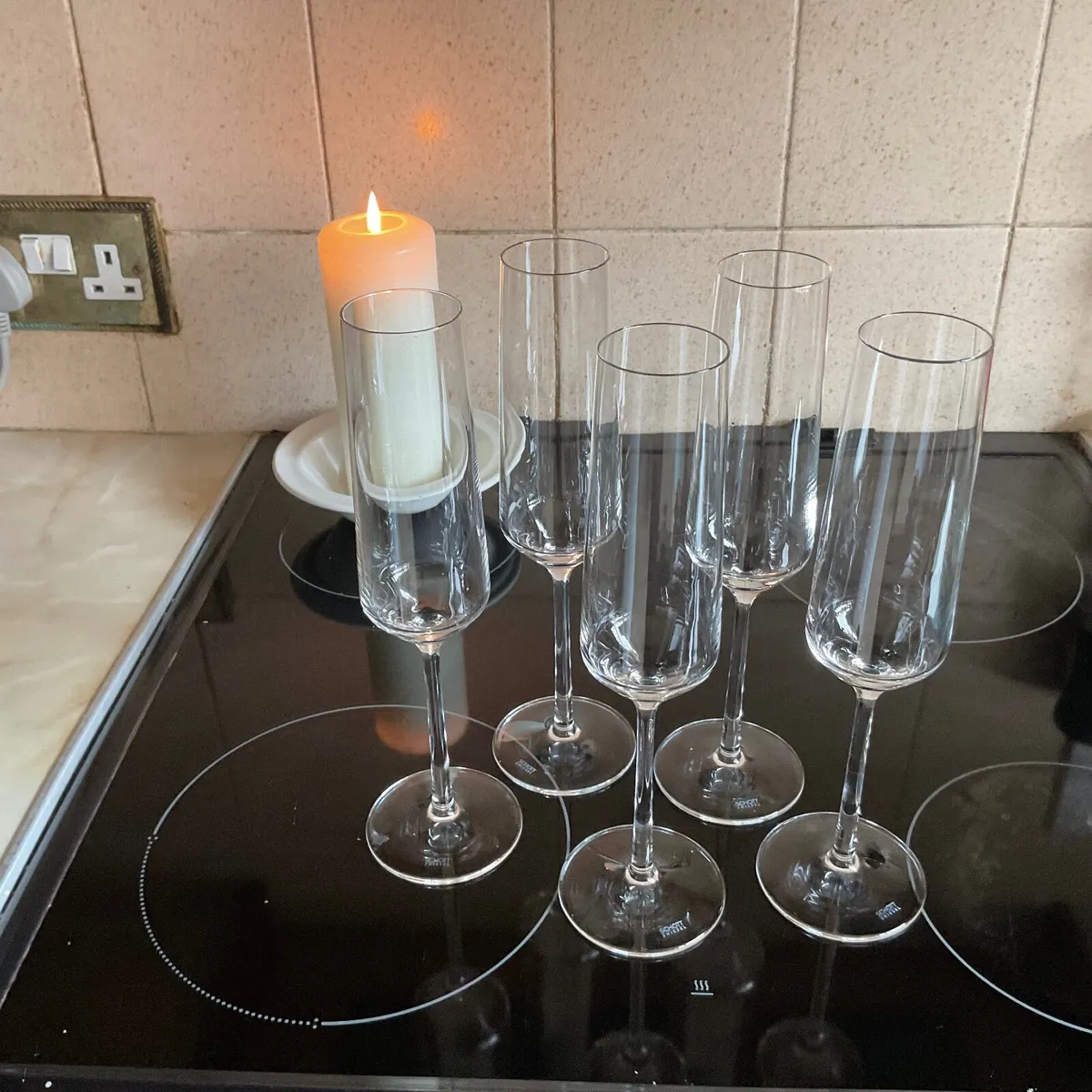 Set of 5 crystal champagne flutes - Image 1