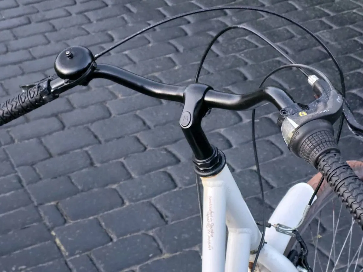 CHEAP LADIES INEXPENSIVE RUNAROUND BIKE - Image 3