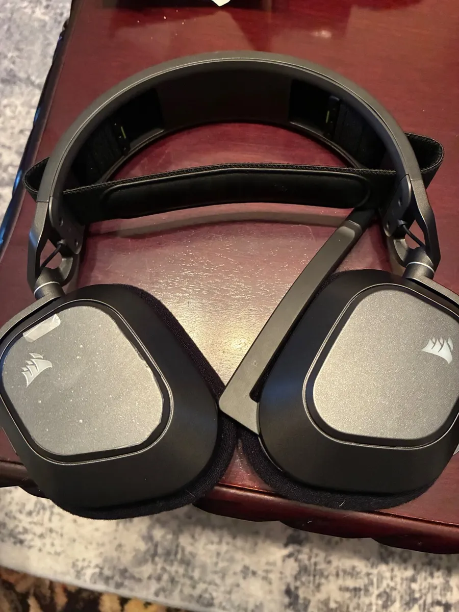 Corsair HS80 Max Gaming Headset - Image 3