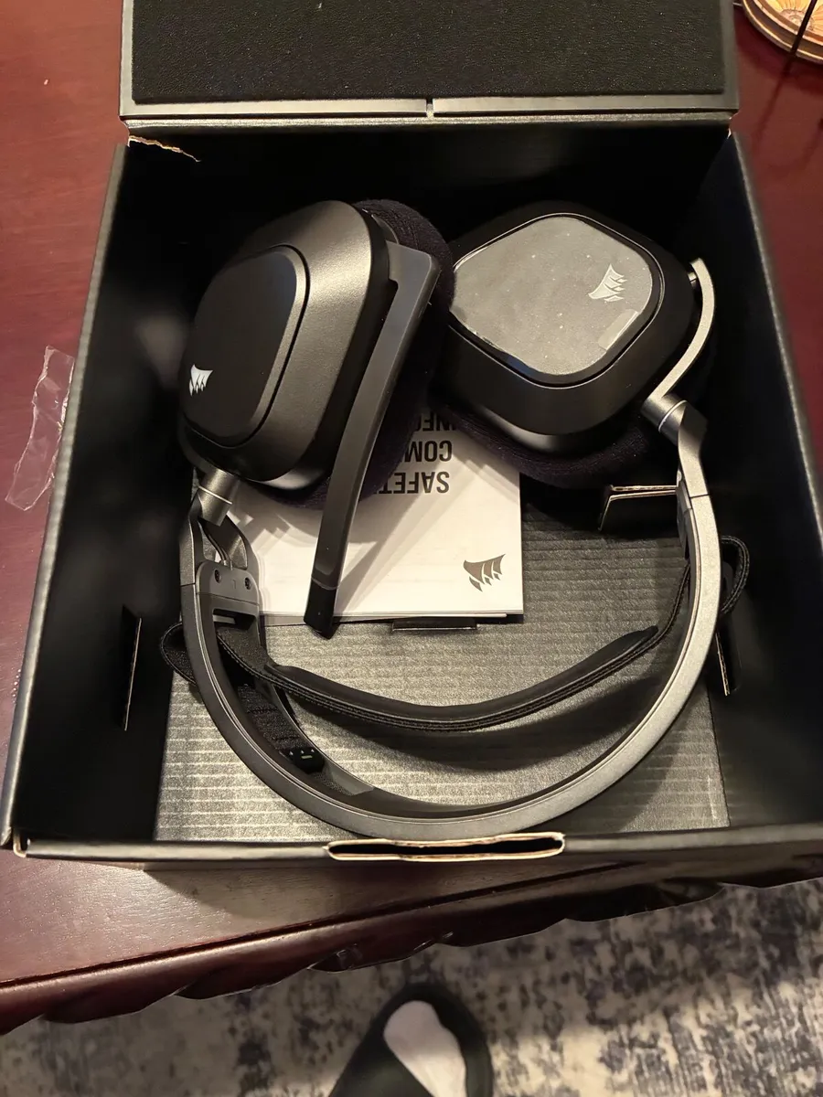 Corsair HS80 Max Gaming Headset - Image 4