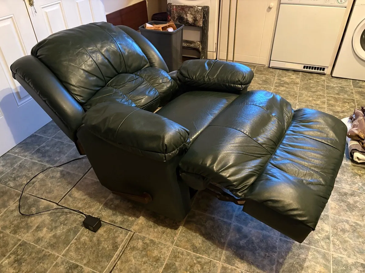 Reclining massage armchair - Image 3