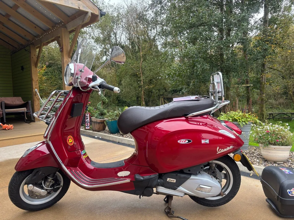 Vespa Primavera Touring 125 Scooter - Image 3