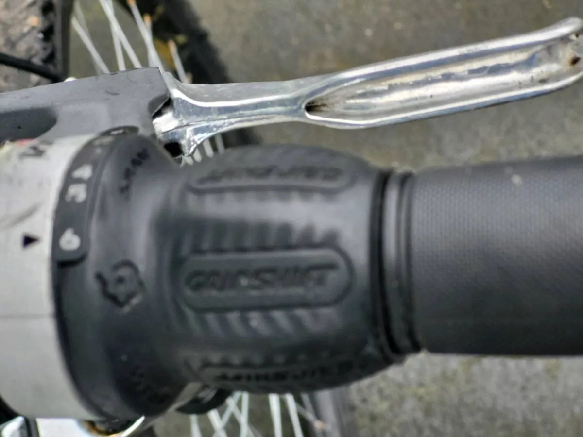 YOUNG LADS BIKE - Image 4