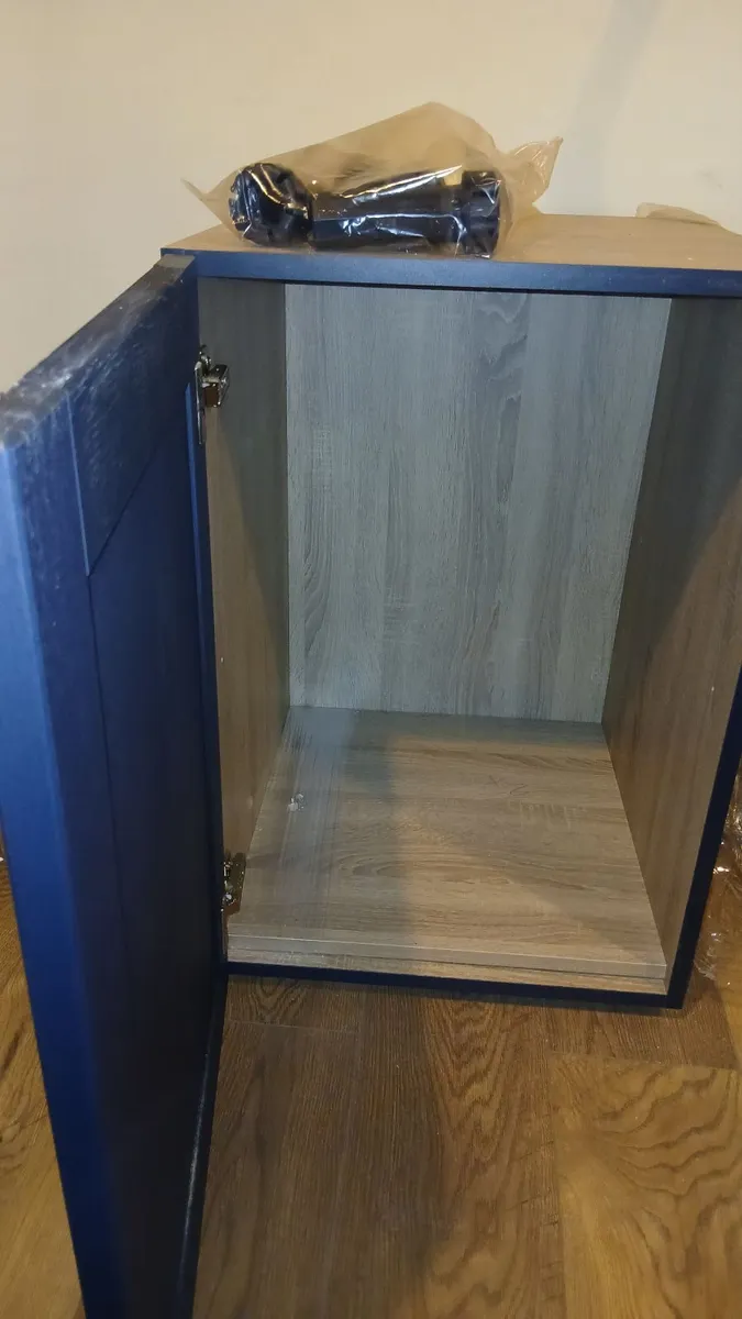 Kitchen cupboard and counter top - Image 2