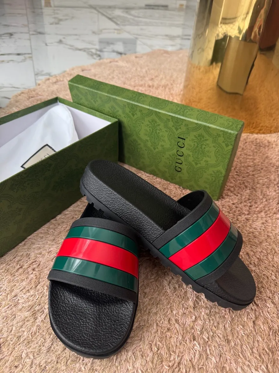 GUCCI Slipper - Image 3