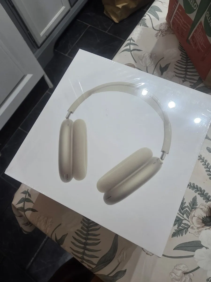 AirPods Max - Image 1