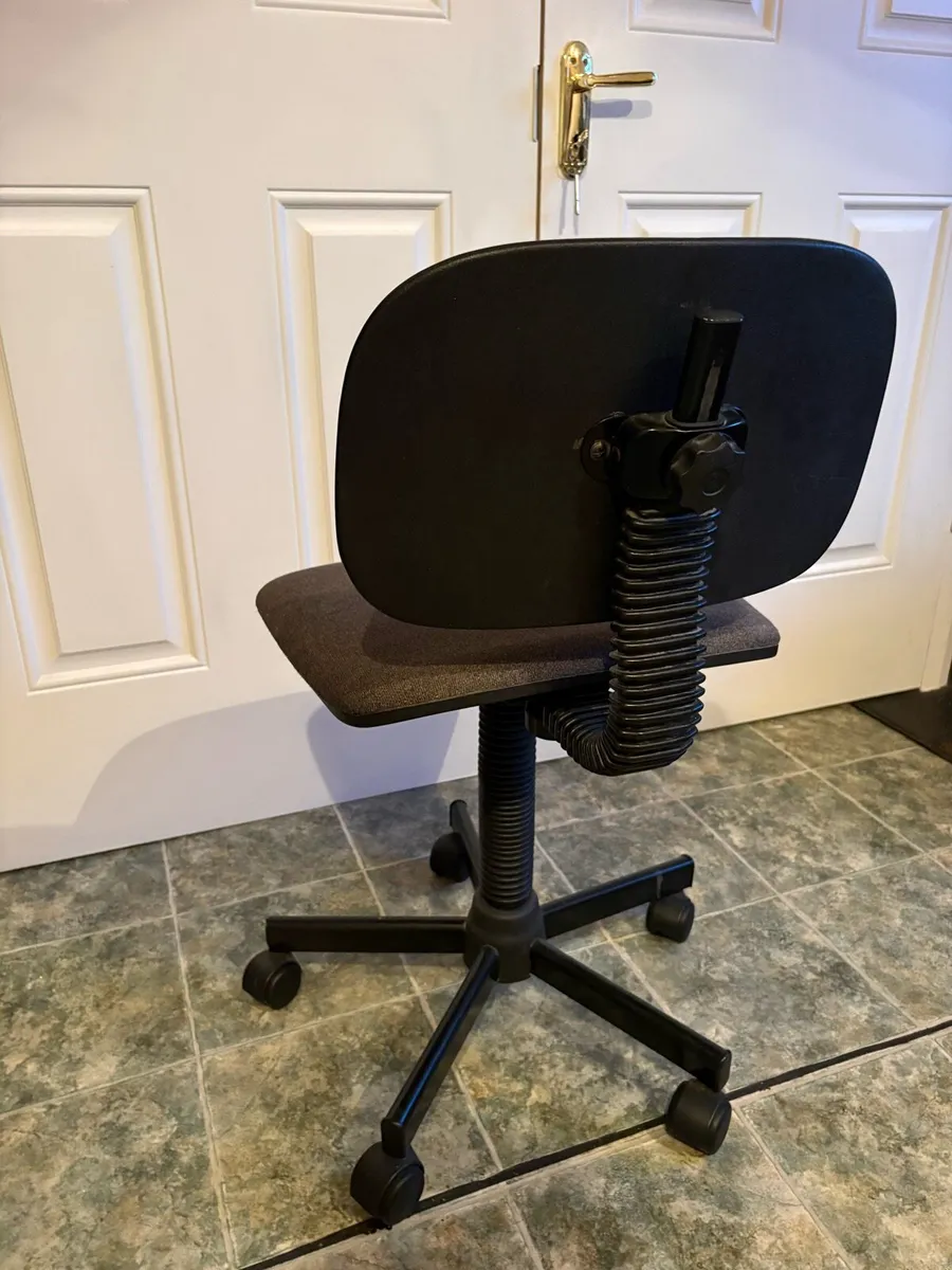 Coffee table /book and newspaper stand - Image 4