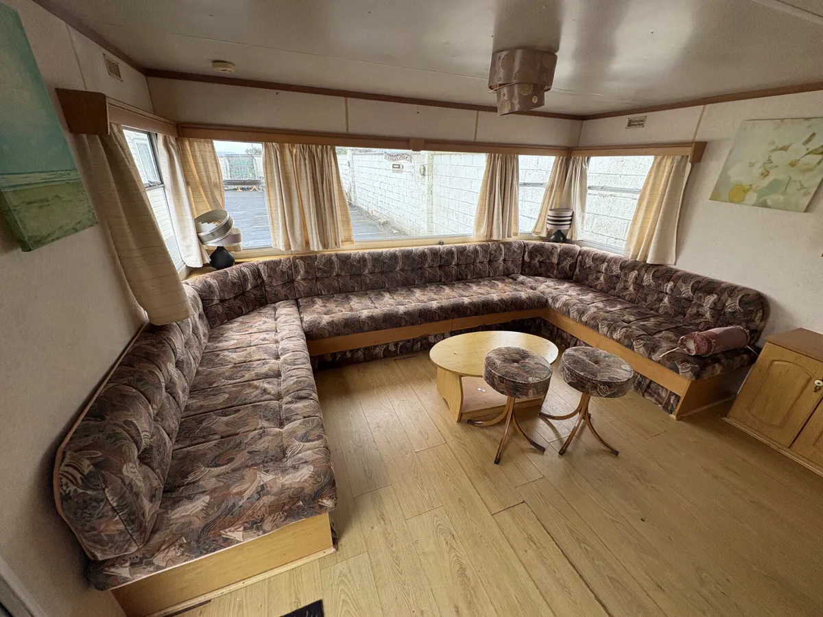 3 bedroom Mobile home rear storage - Image 2