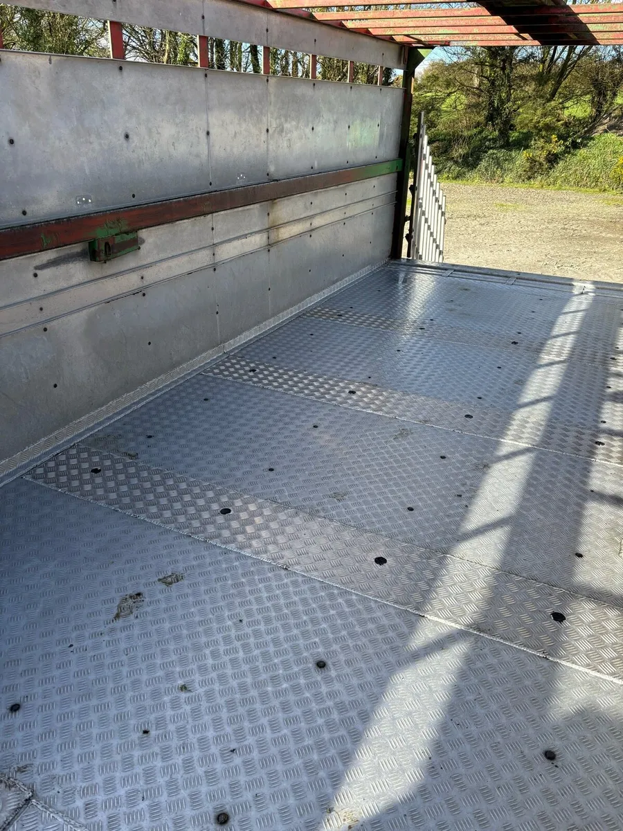 Cattle trailer - Image 3