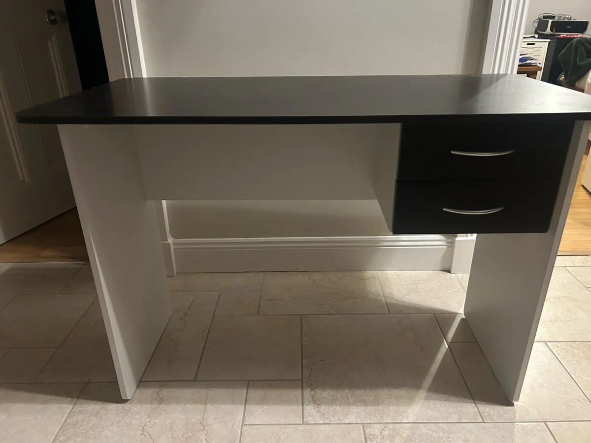 Desk with two drawers - Image 2