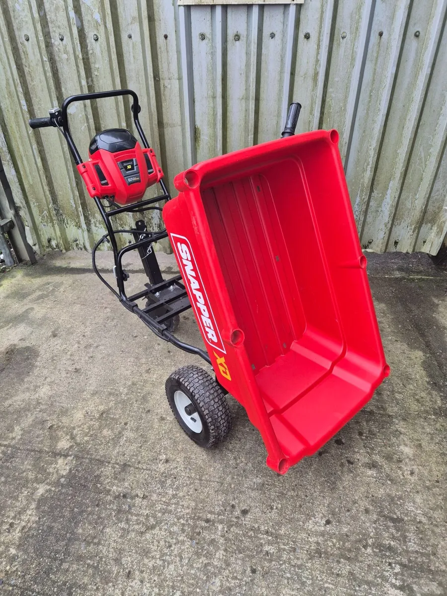 Snapper ESXDUC82 Wheelbarrow - Image 2