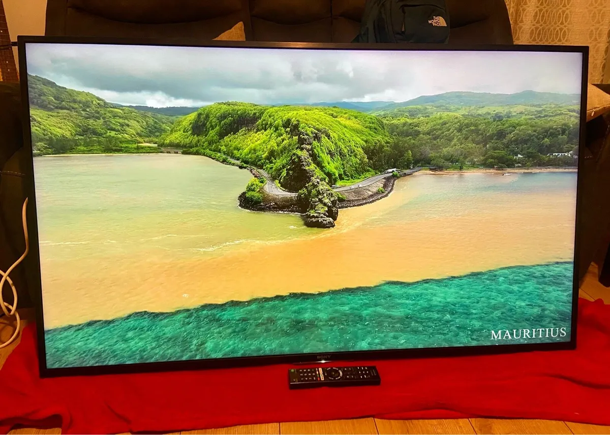 Sony Bravia 55” 4K HHD Smart TV & Wall Bracket - Image 1