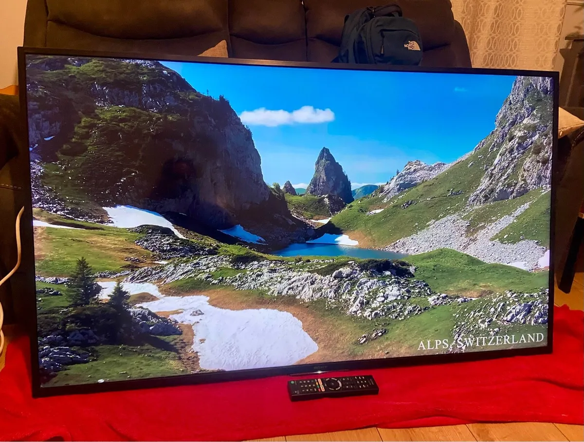 Sony Bravia 55” 4K HHD Smart TV & Wall Bracket - Image 4