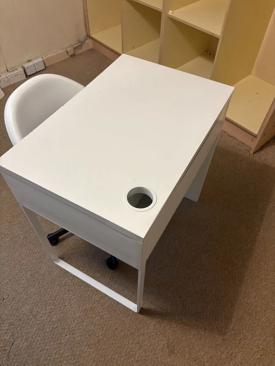 Small Desk chair - Image 1