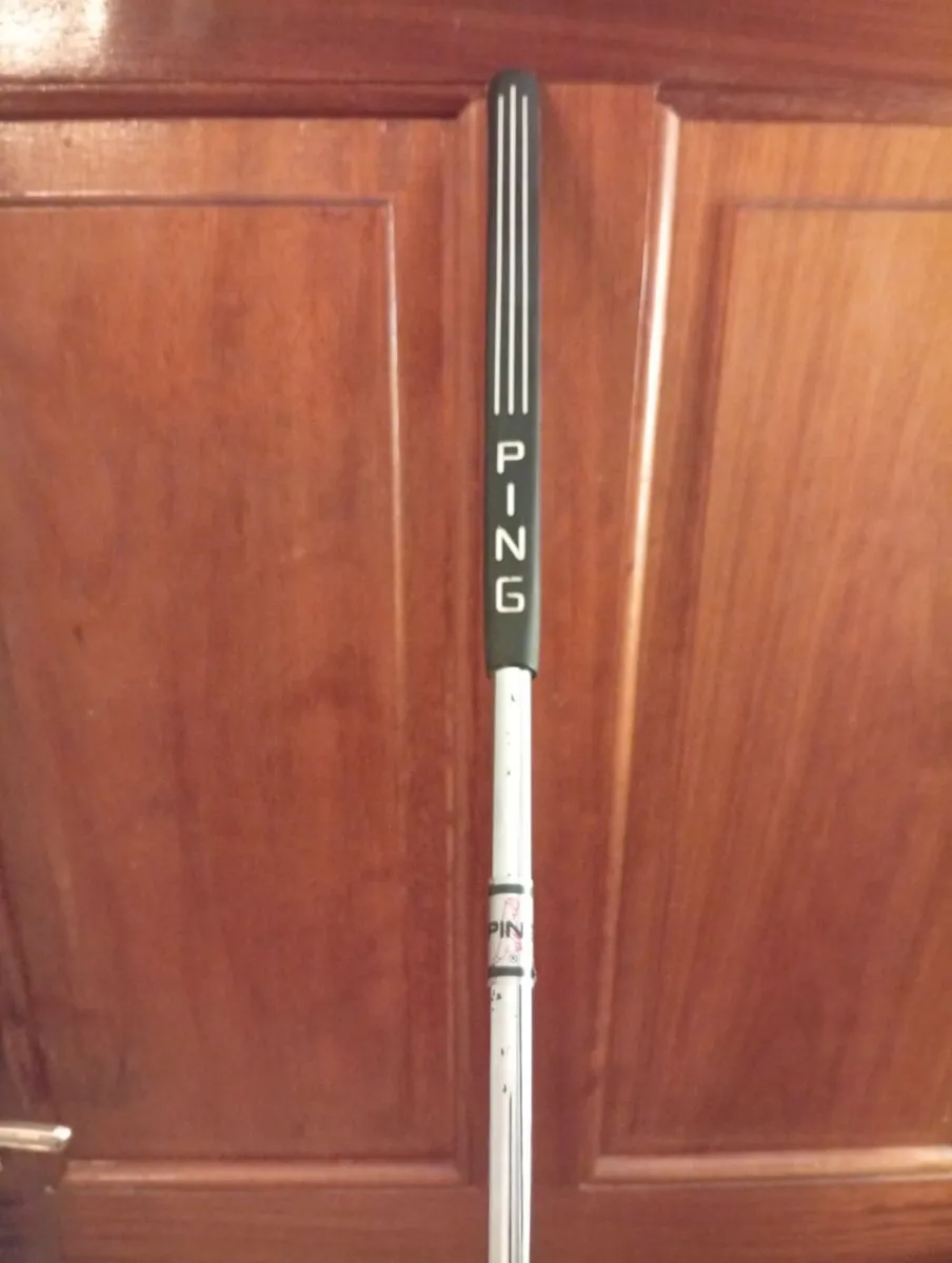 Ping Zing 2 Putter 34 inch As New & New Cover - Image 2